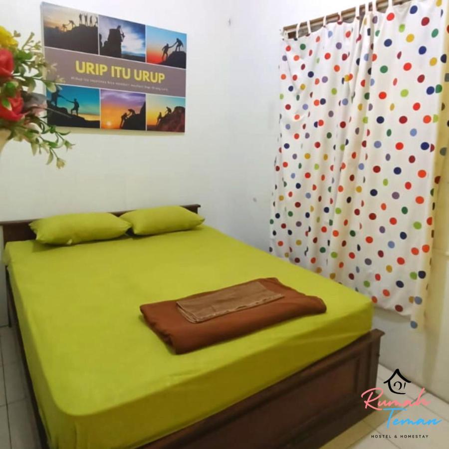 Rumah Teman Hostel Semarang Exterior photo
