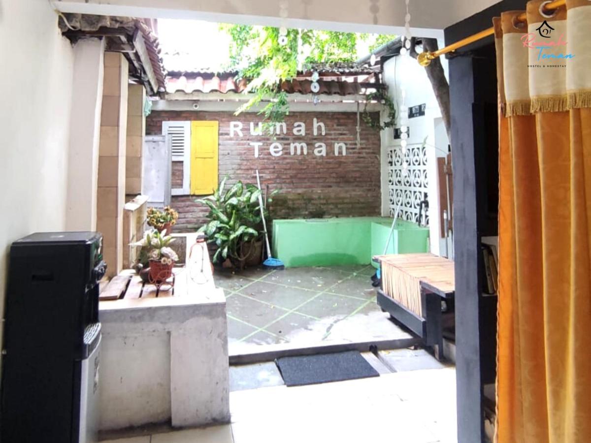 Rumah Teman Hostel Semarang Exterior photo